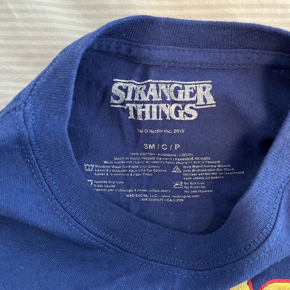 Stranger Things Scoops Ahoy Ice Cream Parlor T Shirt - Picture 3 of 6
